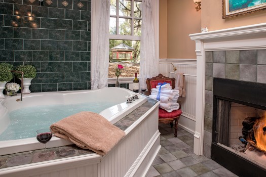 The Carriage House Bath