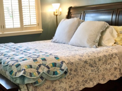 Jessica s Courtyard King Bed