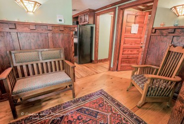 Nutmeg Foyer